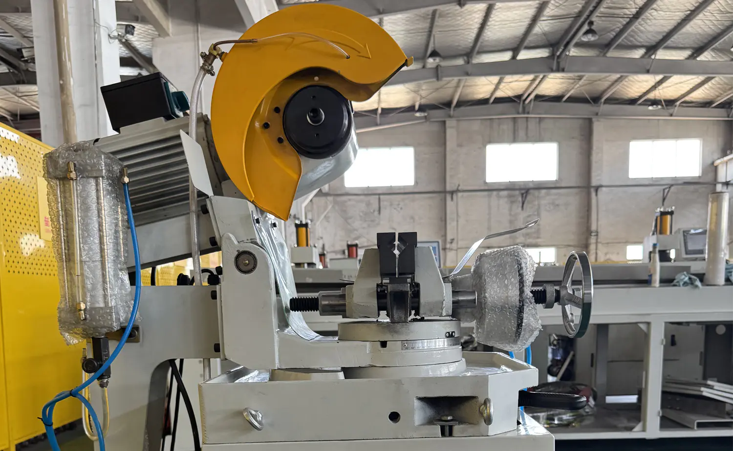 AC Series Air-Operated Semi-Automatic Pipe Cutting Machine