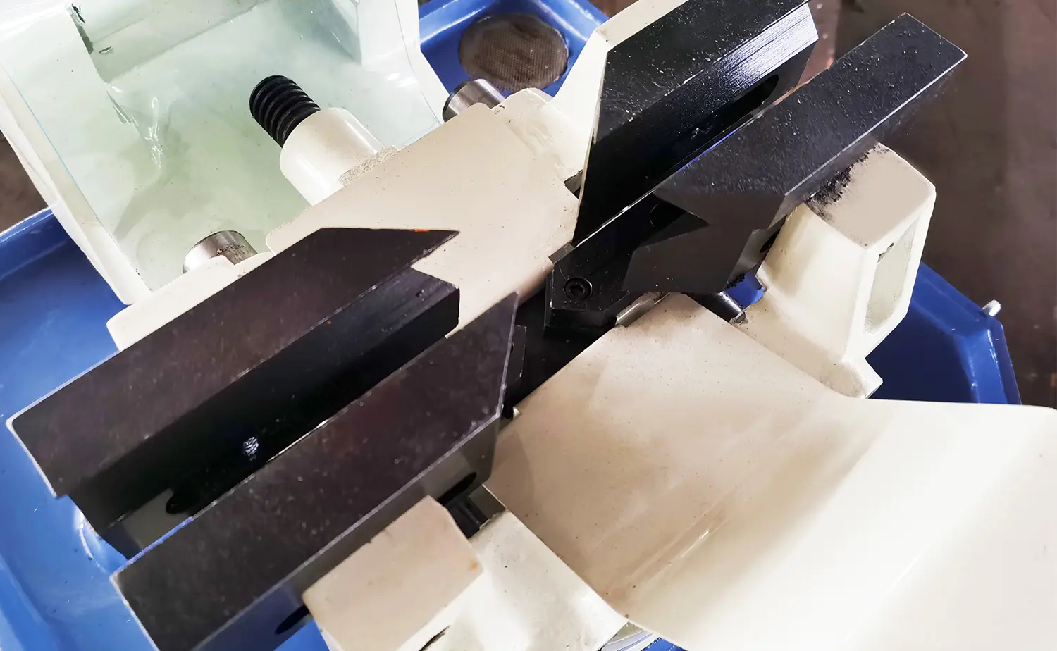 F Series Manual Pipe Cutting Machine F Series Manual Pipe Cutting Machine