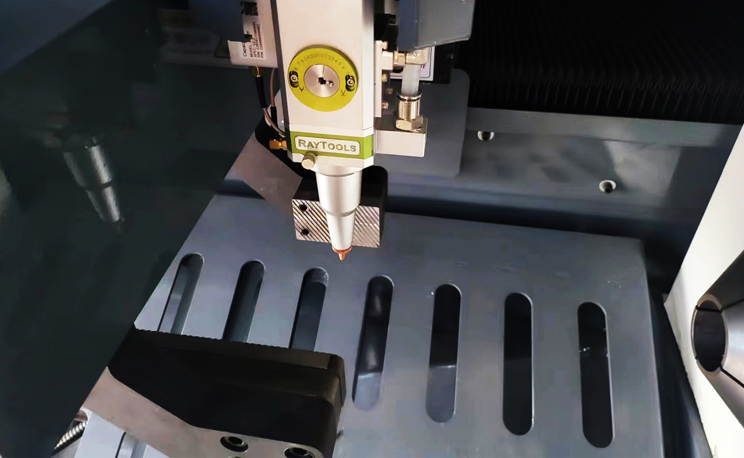 MCJG120 3D Laser Tube Cutting Machine MCJG120 3D Laser Tube Cutting Machine