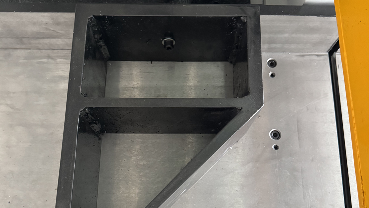 ESH Pahalang na Semi-Awtomatikong Aluminum Cutting Machine