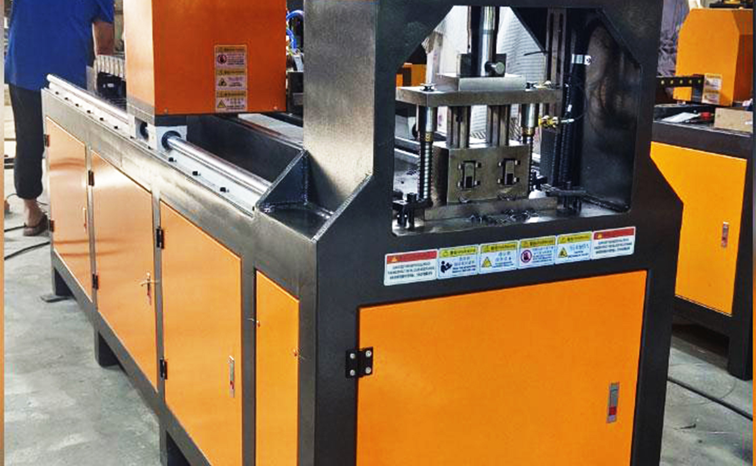 CNC Series Automatic Single Cylinder Hydraulic Punching Machine CNC Series Automatic Single Cylinder Hydraulic Punching Machine