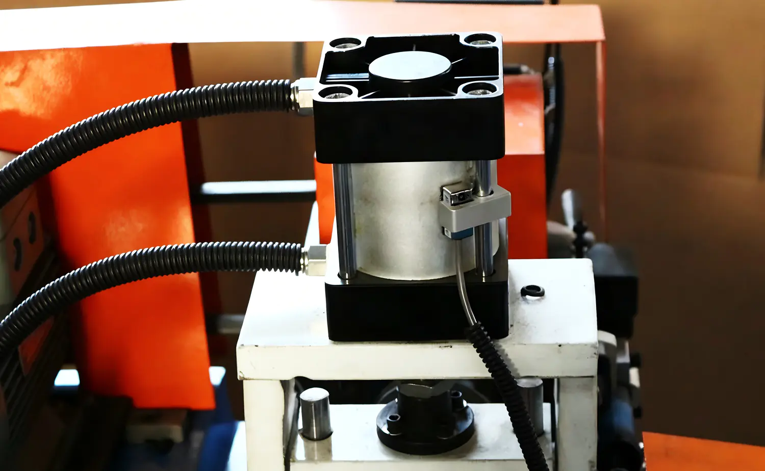 EF AC Series High Precision Single Head Tube Chamfering Machine EF AC Series High Precision Single Head Tube Chamfering Machine