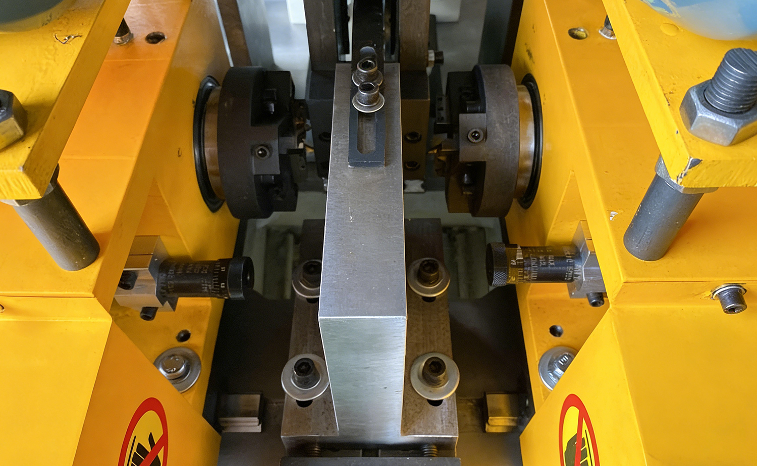 DEF50PVS Servo Tube Chamfering Machine para sa Maikling Metal at PVC Tube DEF50PVS Servo Tube Chamfering Machine para sa Maikling Metal at PVC Tube