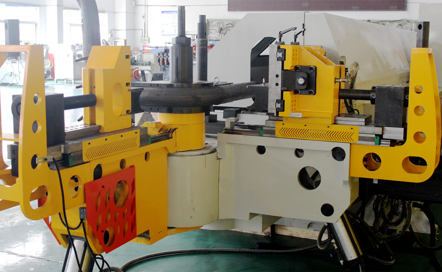 Ganap na Awtomatikong Multi-Radius Tube Bending Machine ng CNC M Series Ganap na Awtomatikong Multi-Radius Tube Bending Machine ng CNC M Series